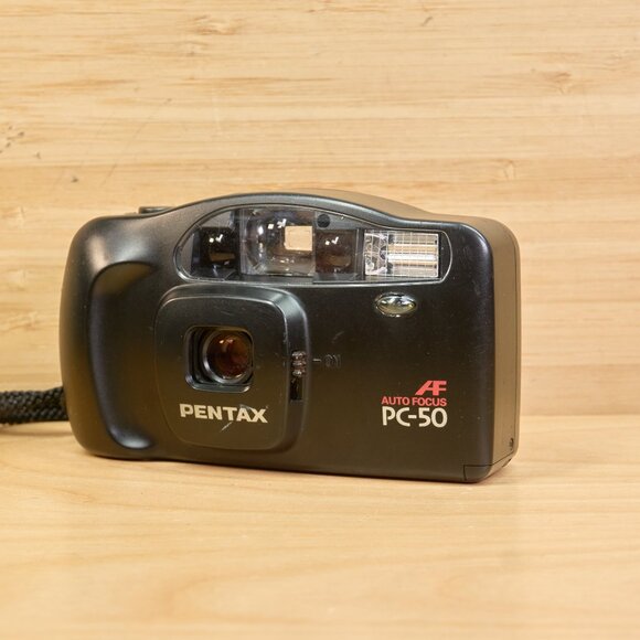 Pentax PC-50 AF / 35mm Film Point and Shoot Camera / Vintage Compact / - Picture 2 of 7